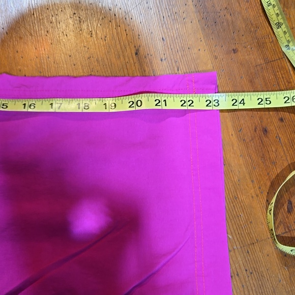 Magenta Title Nine capris, size 6 - Picture 9 of 13